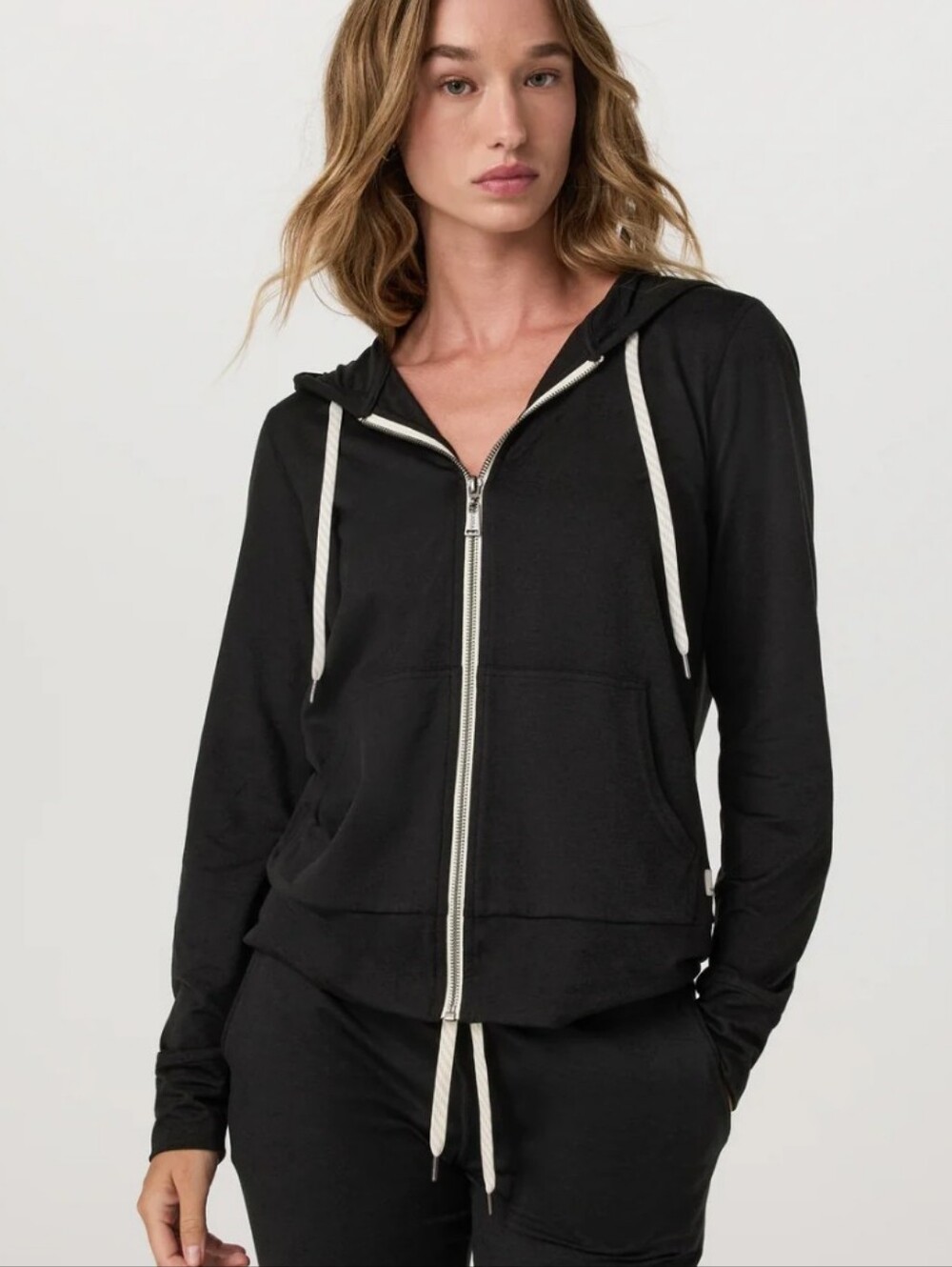 Vuori Halo Performance Hoodie 2.0 In Black Heather $110